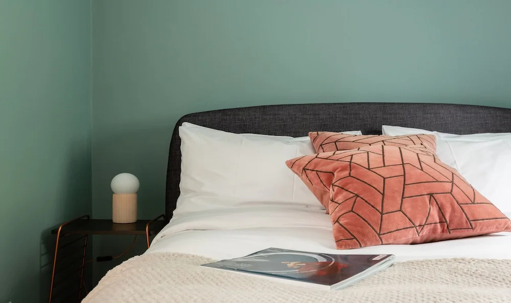 The Wandsworth Common - Bright & Modern 2BDR Flat overlooking the Park