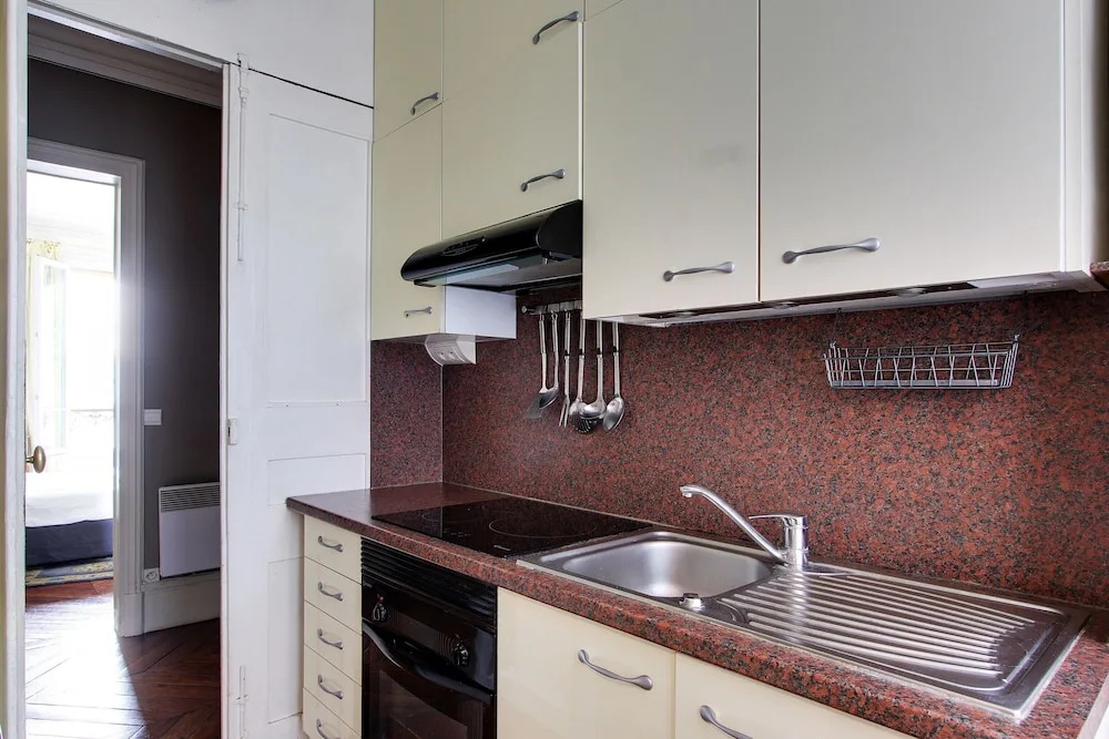 210176 - Comfortable Apartment for 6 People in the Heart of the Grands Boulevards