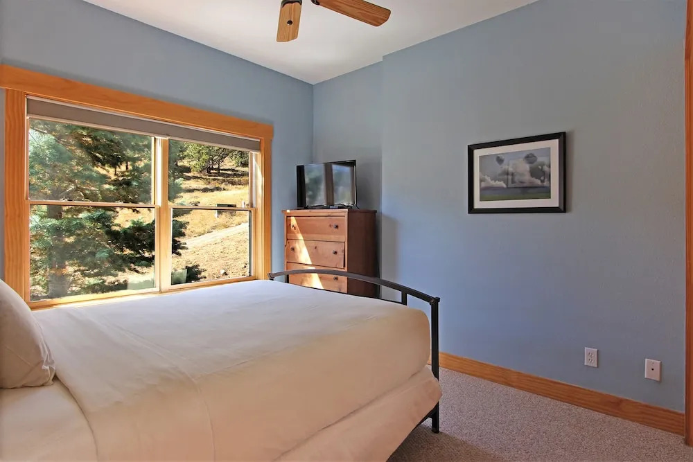 Thunder Mountain S8 2 Bedroom Condo by RedAwning