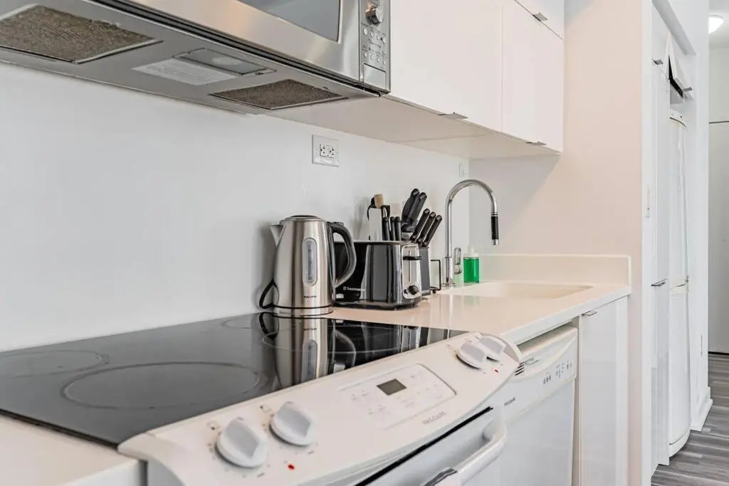 Beautiful 2BR-2Bath Condo Parking Balcony