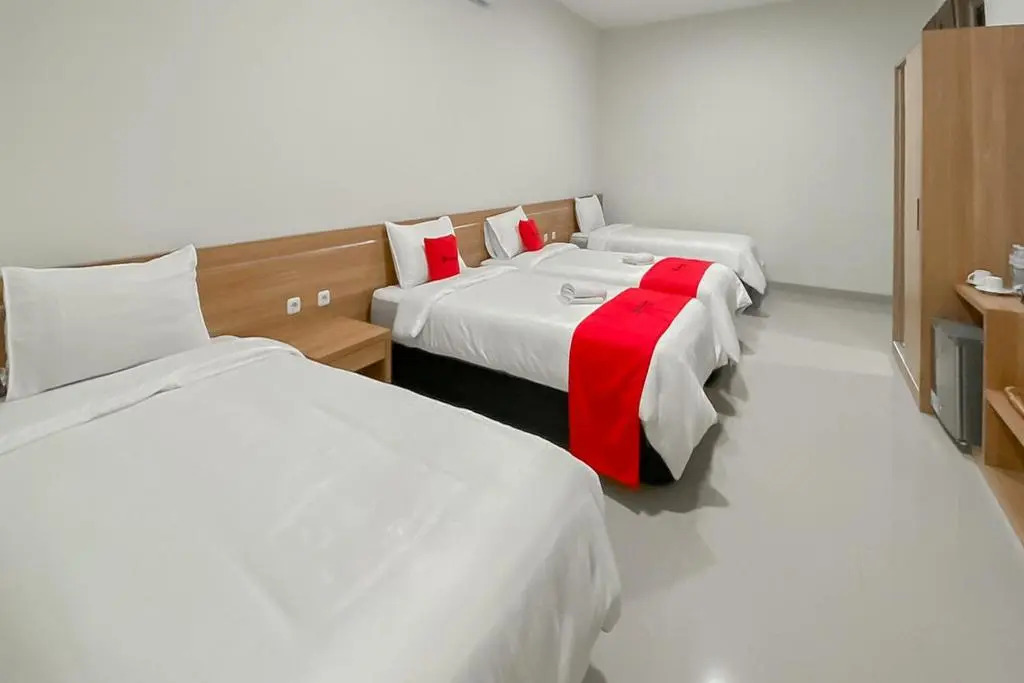 RedDoorz Premium @ Griya Inkoppabri Cisarua Puncak