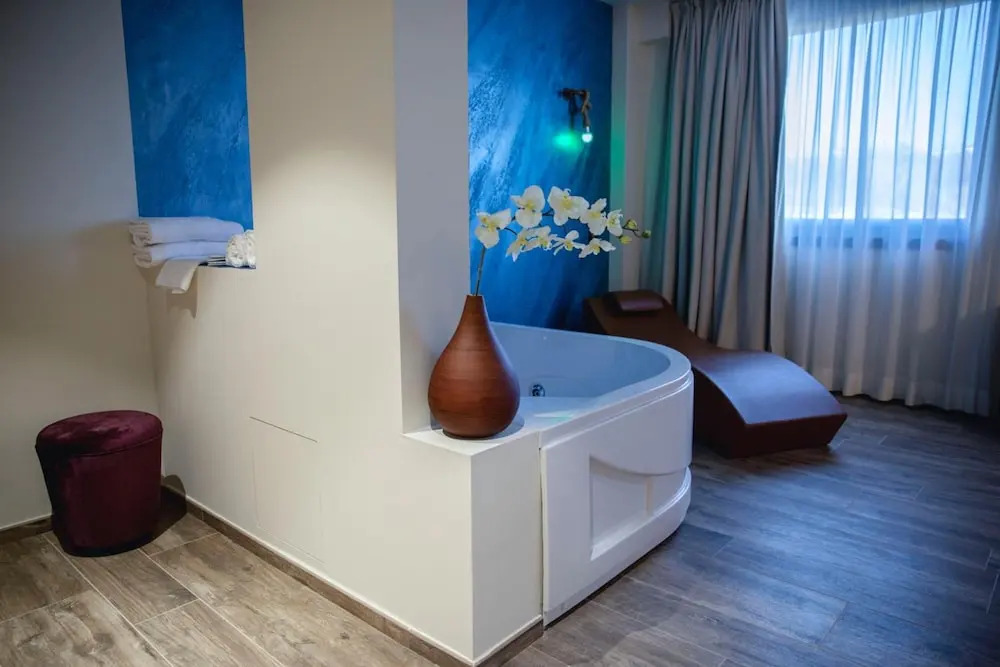 Casta Hotel