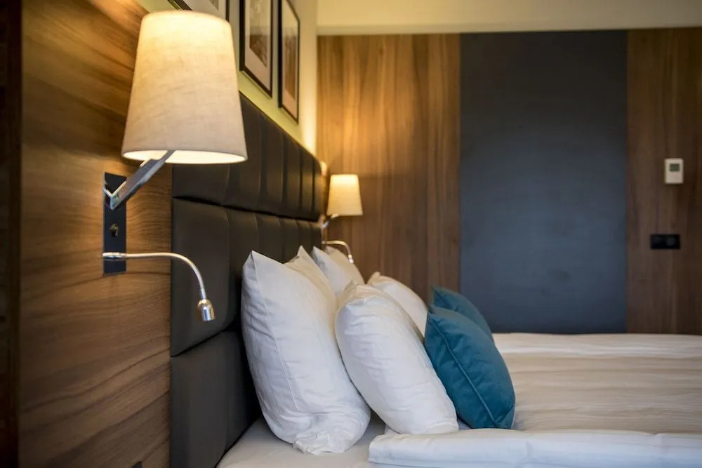 Heron Live Hotel Marina & SPA