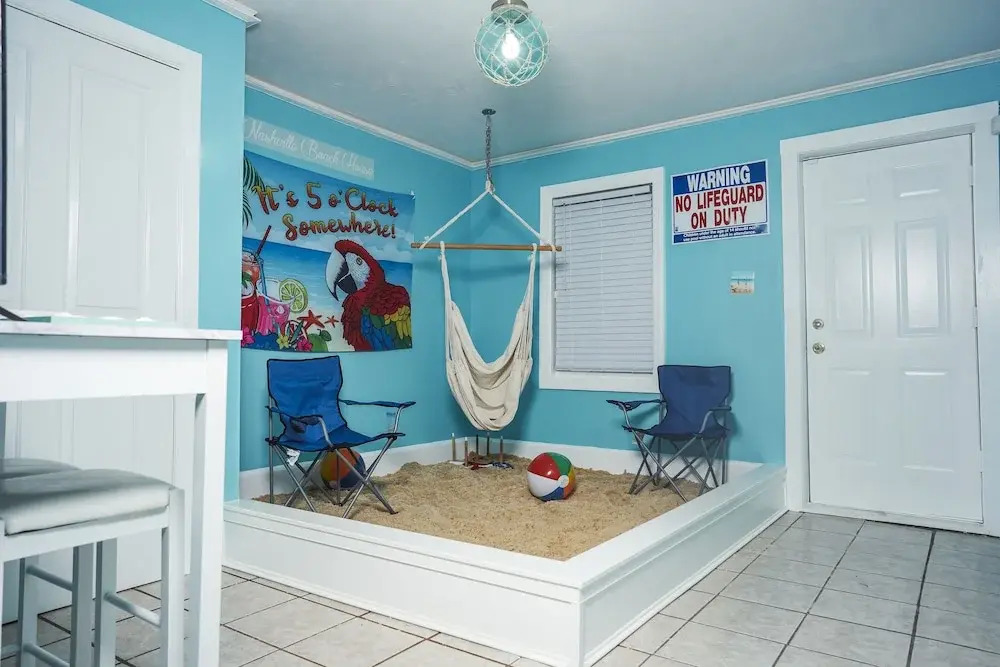 Beach Inspired Retreat In The Heart Of Nashville! 1 Bedroom Home by RedAwning