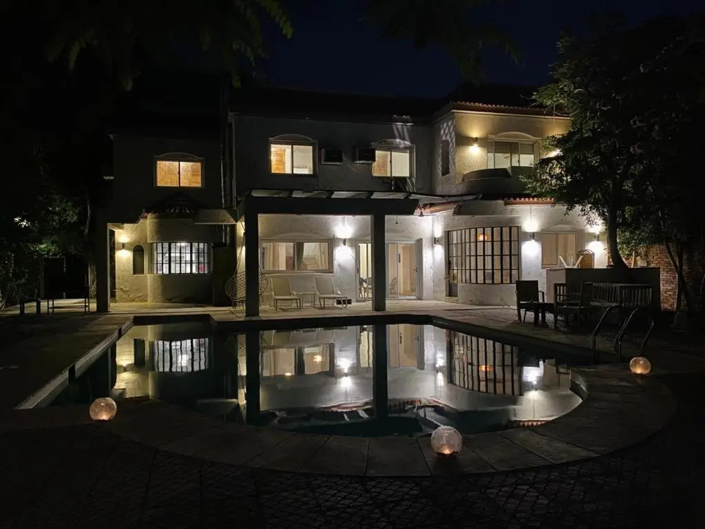 Villa by the Pyramids