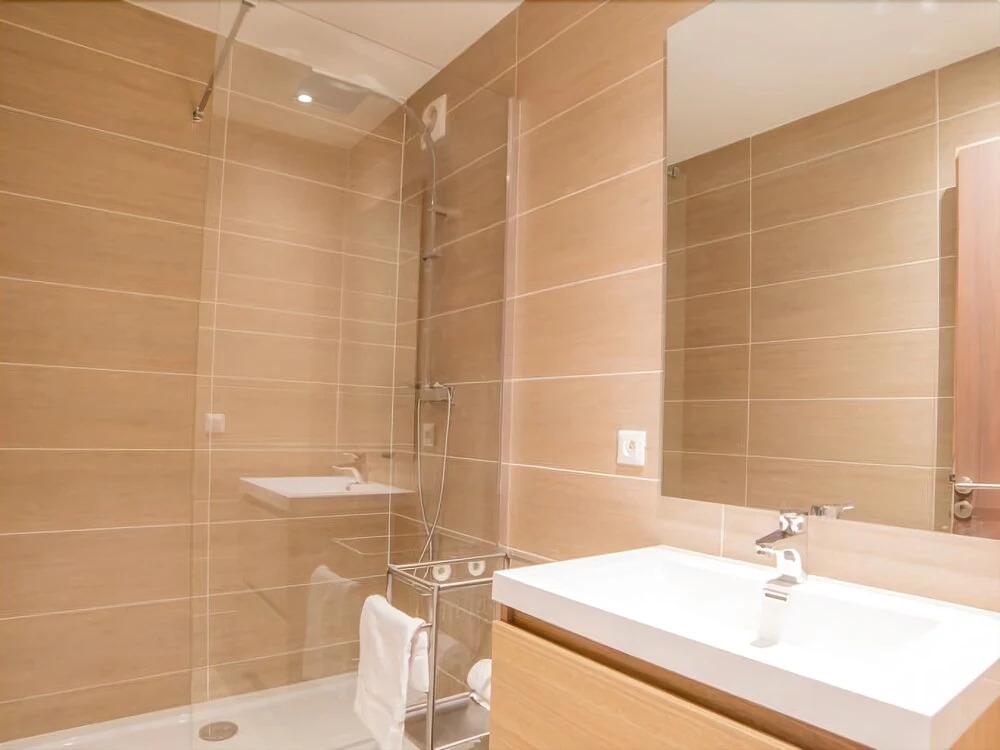 Albigny - T2 -luxe Contemporain - vue lac