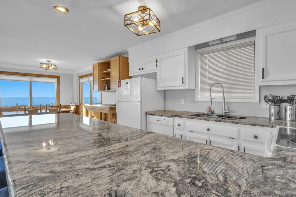 A Bella Vista by Oak Island Accommodations
