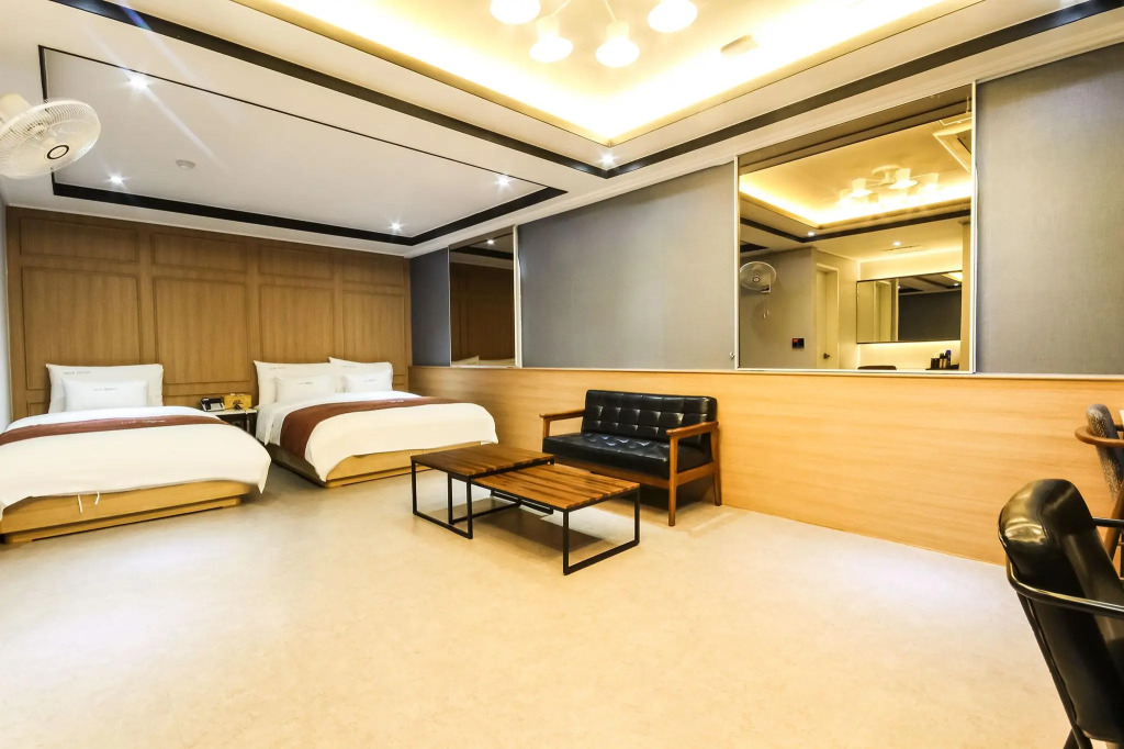 500th Hotel