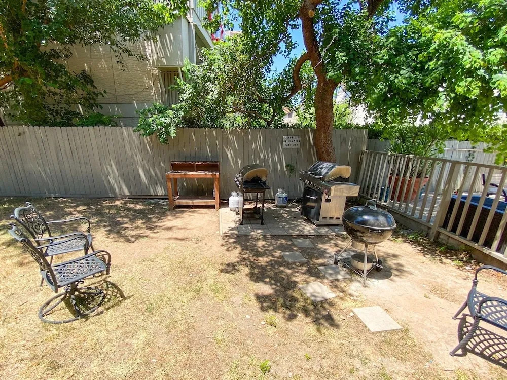 Lakefront Horseshoe Bay Hideaway W/ Pool & Docks 3 Bedroom Condo