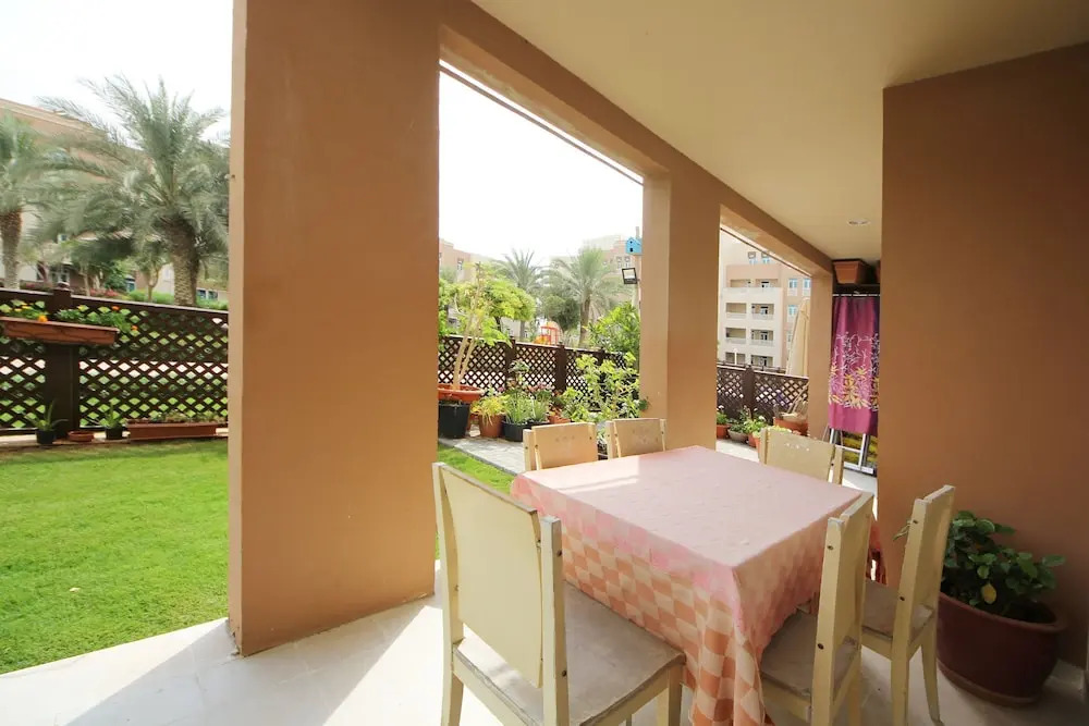 Signature Holiday Home-Masakin Al Furjan