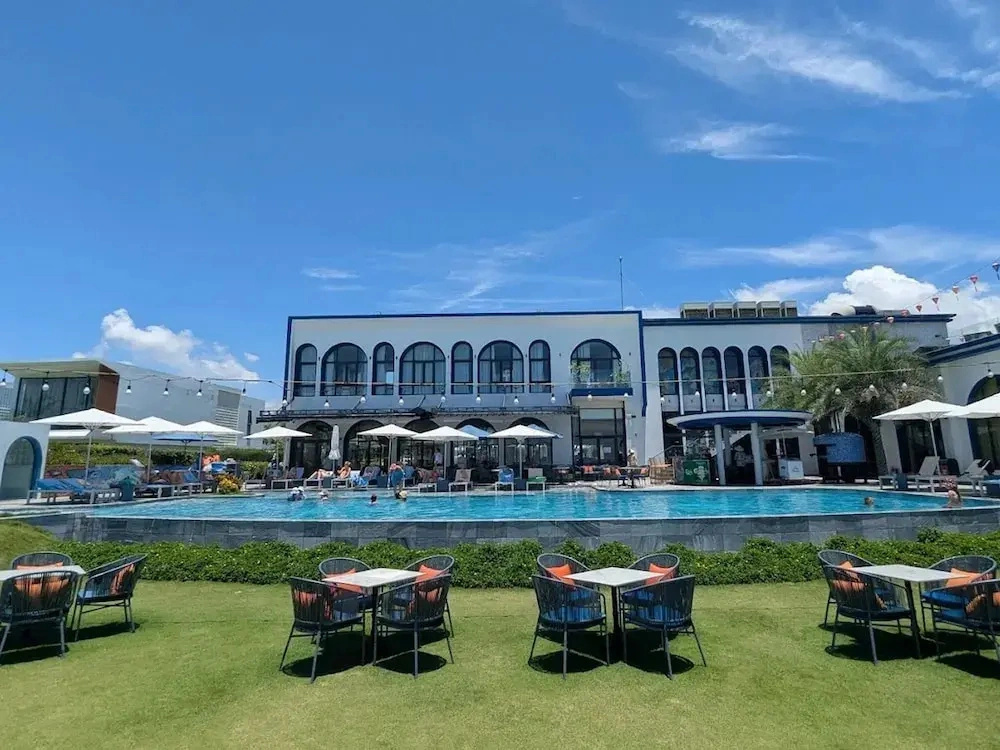 Wyndhoian Beachfront Villas