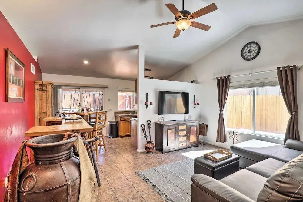Fenced Yards! Quiet 2-unit Combo in Tucson
