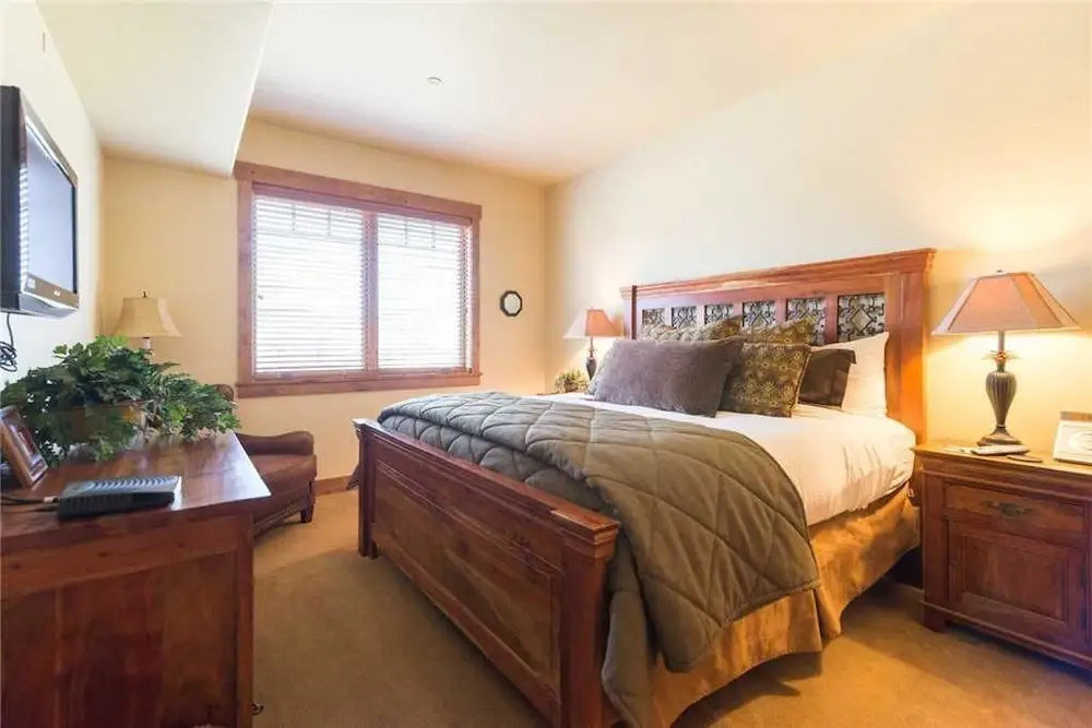 5101 Emerald Lodge, Trappeur's Crossing Apartment 3