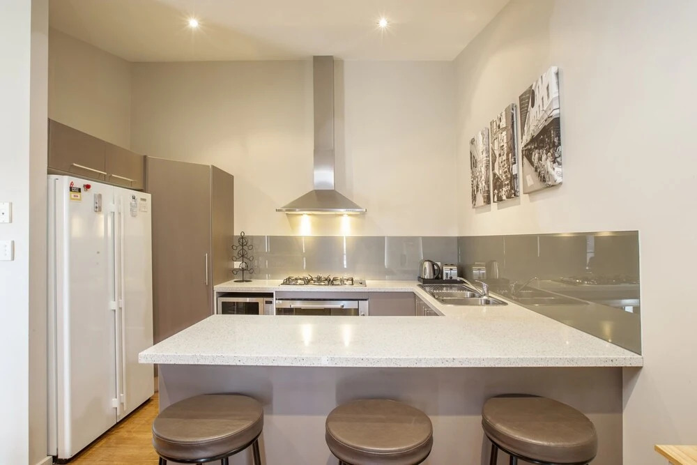 Khione 1 - Modern & spacious with views towards Lake Jindabyne & the mountains beyond