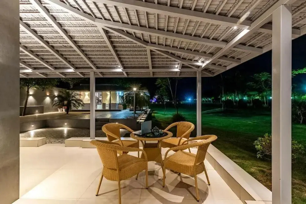 ELIVAAS 6 BHK Farmhouse with Pvt Pool & Garden - Enchantia