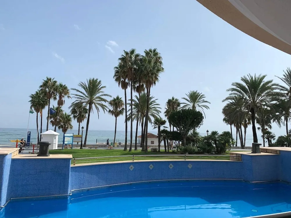 Apartment with 2 Bedrooms in San Pedro Alcántara, with Wonderful City View, Pool Access, Furnished Terrace - 300 M From the Beach