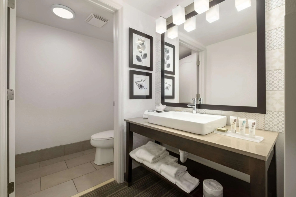 Country Inn & Suites by Radisson, Port Canaveral, FL