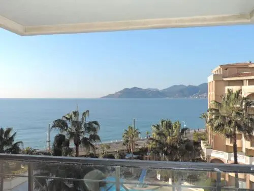 Cannes Front Beach Pools Apartment