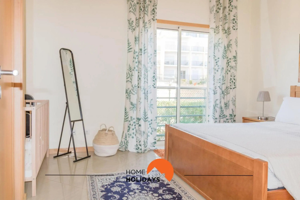 #004 Amazing T2 with seaview and pool 900m beach