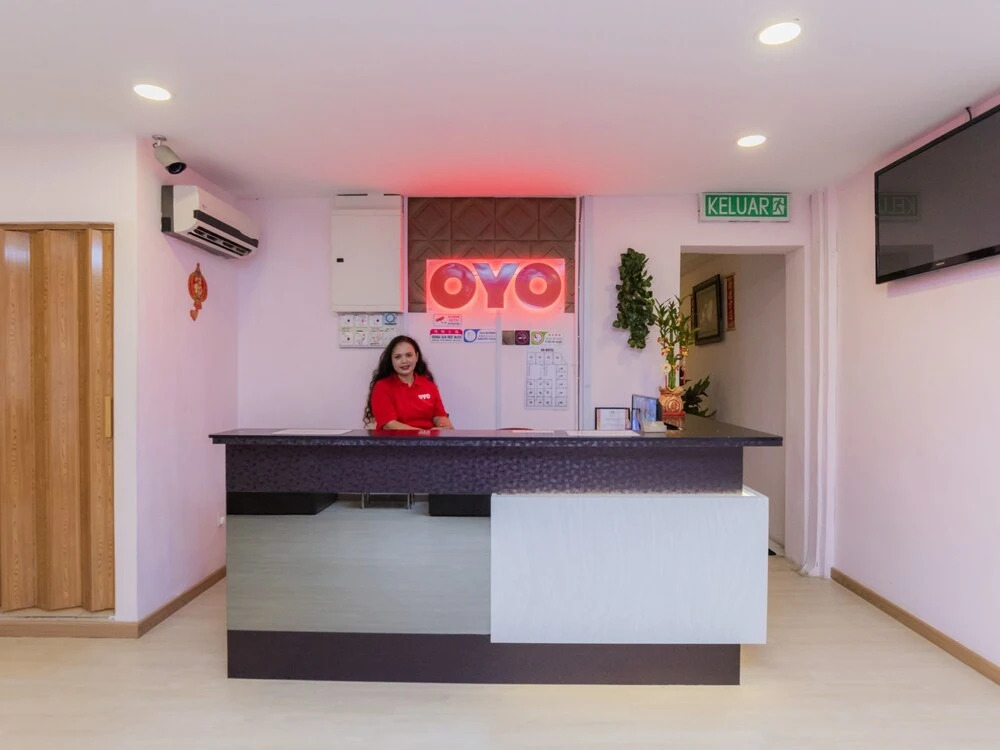 OYO 44026 98 Hotel
