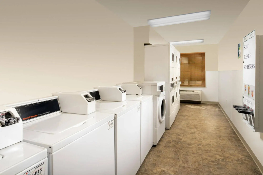 WoodSpring Suites Midland