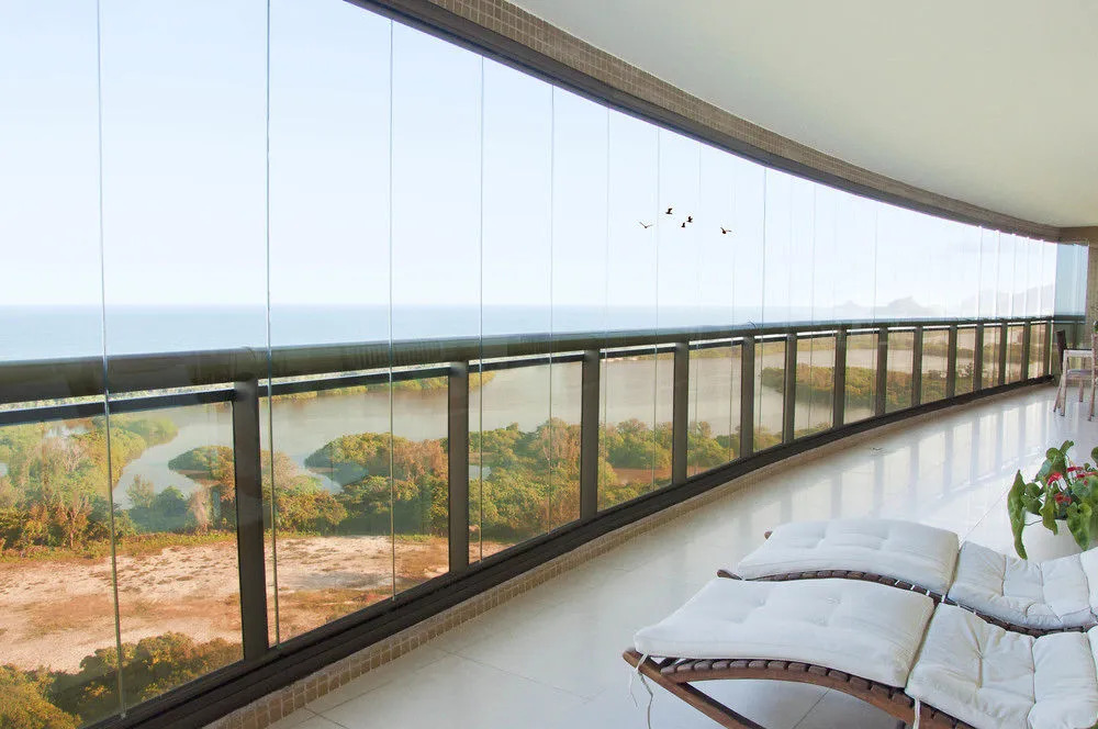 Golden Oasis Living in Rio