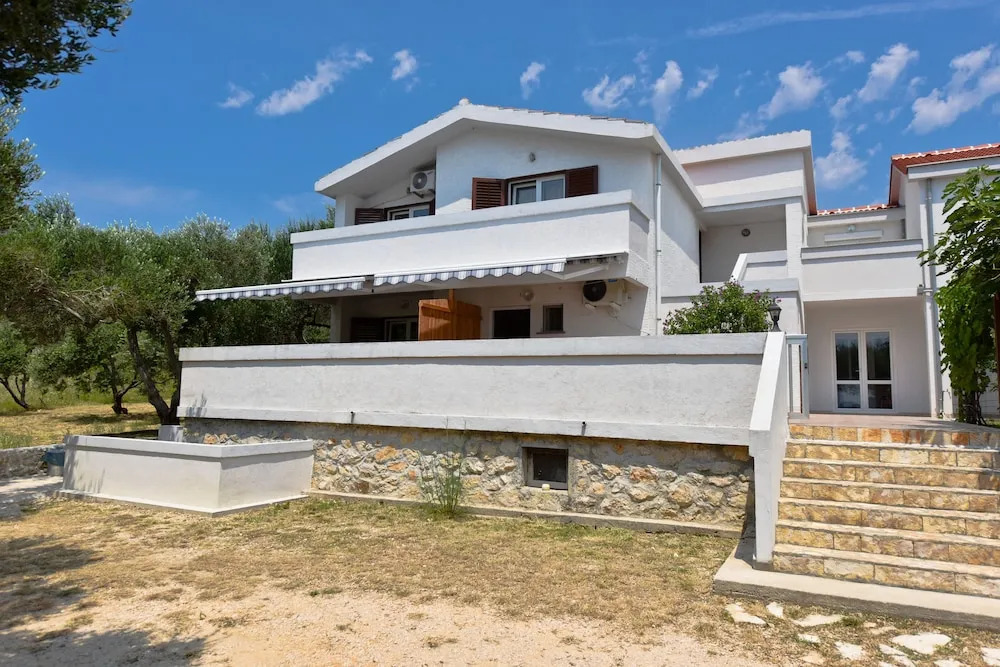 Apartments Caska VI