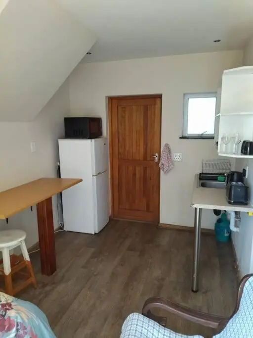 Cosy and sunny 1 bedroom place