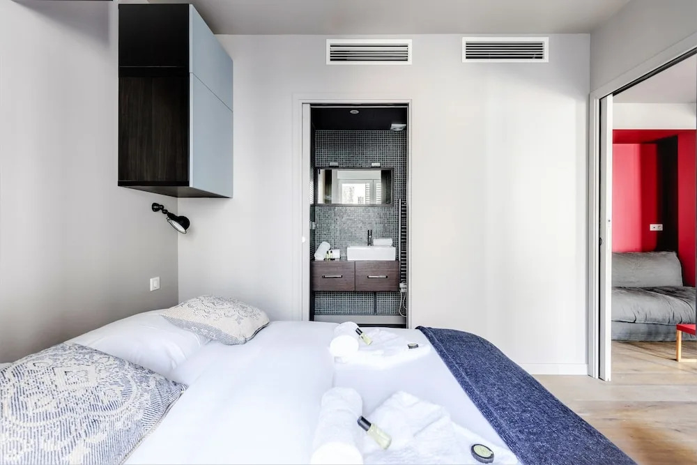 Comfortable Apartment Next to Malesherbes - Very Calm