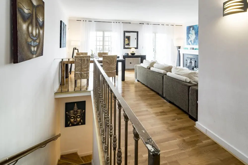 AP149 -Townhouse with pool and roof terrace