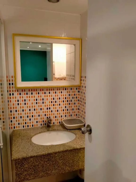 Omni Tower Nana Bangkok - Serviced Apartment on Sukhumvit Soi 4