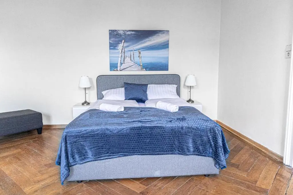 Brilliant 2BR Apt. near AKH-Hospital