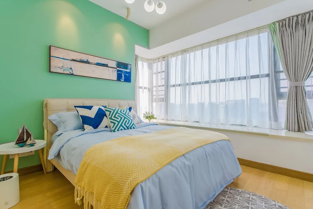 Locals Boutique Apartment Huafa Plaza 17