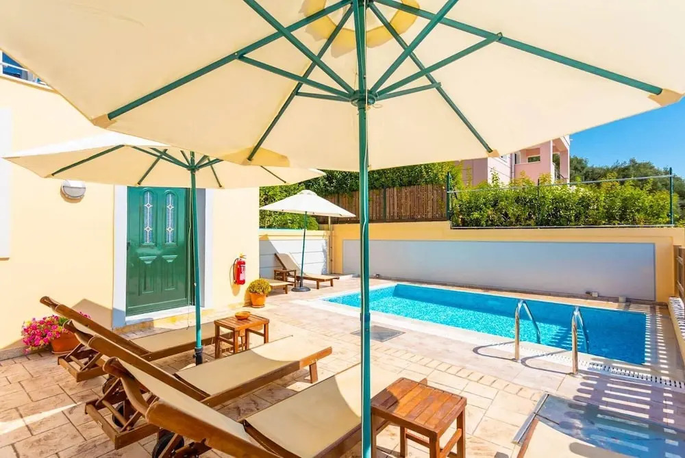 Villa Sequoia Yellow