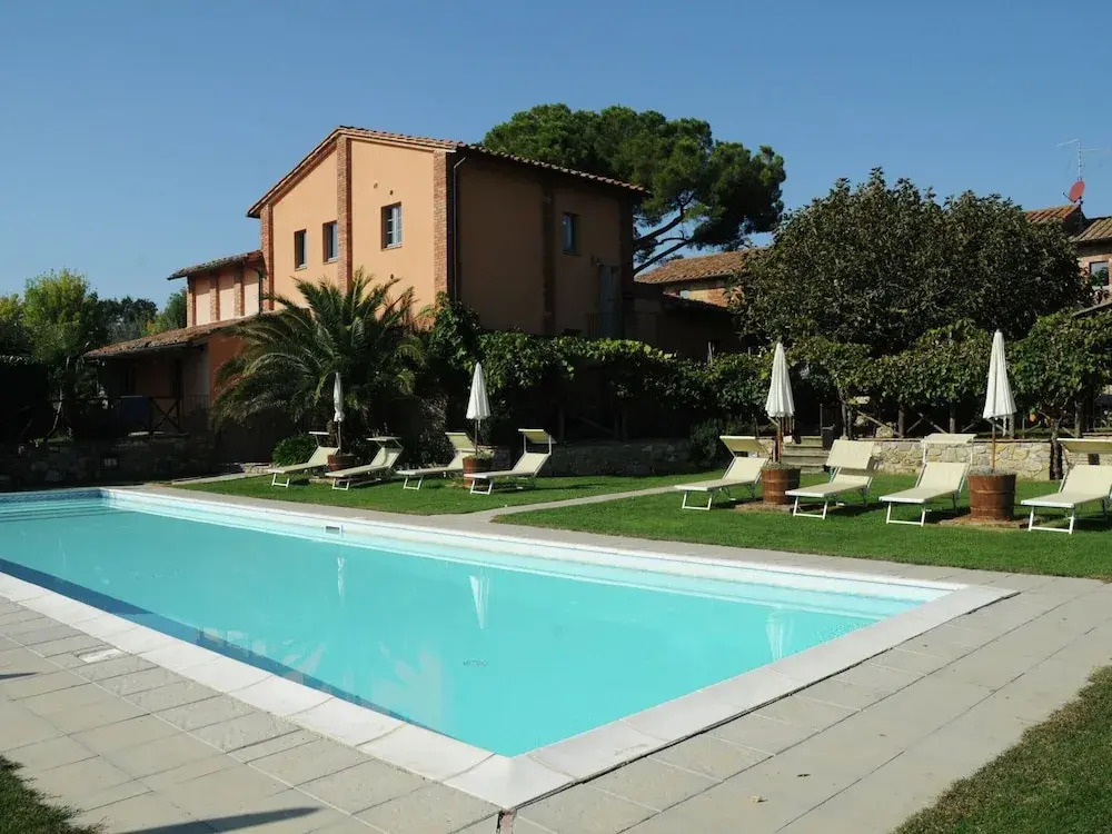 Apartment near Lake Trasimeno with Pool