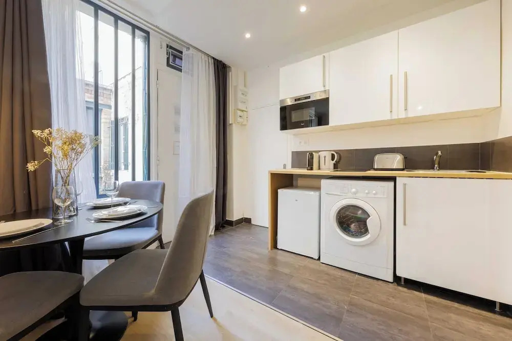 Beautiful Apartment at Gare de L'est Republique
