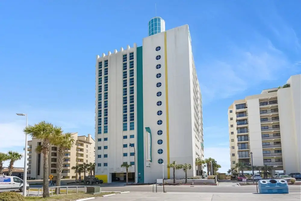 Seaside Resort 1003 3 Bedroom Condo by RedAwning