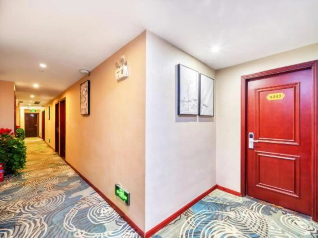 Puzhen Hotel