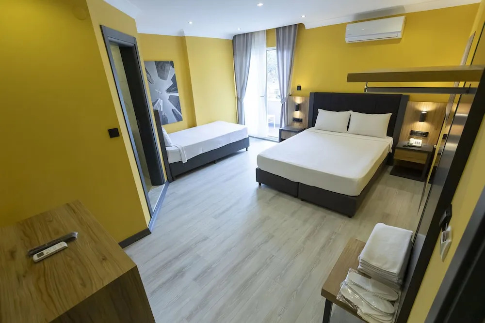 Roy Otel