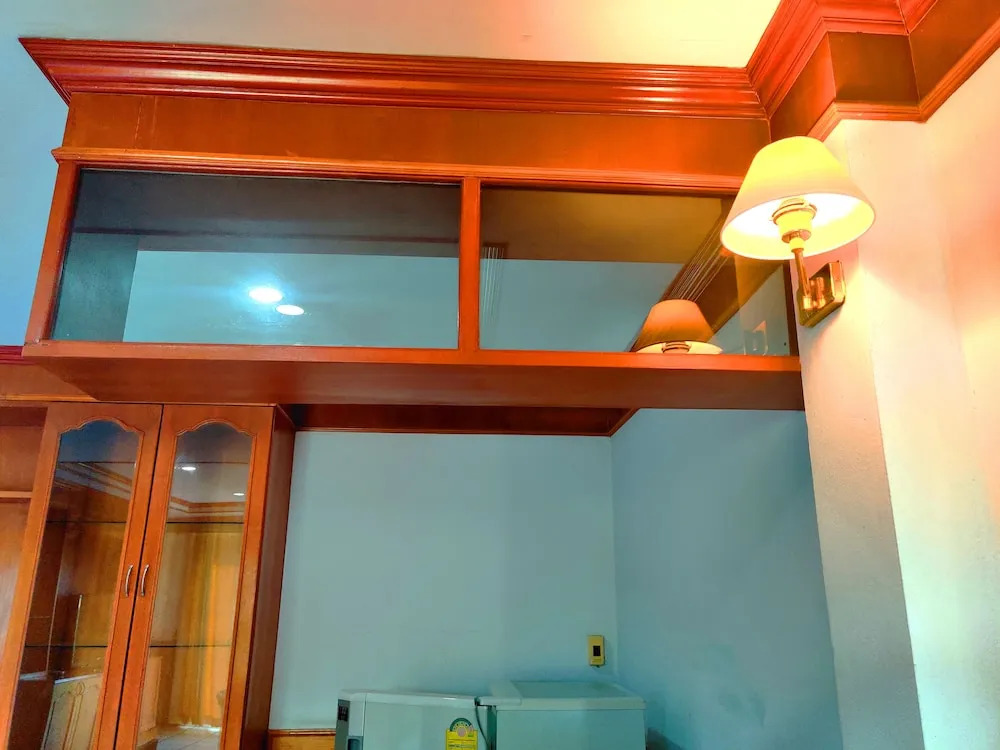 Thongpaeka Hotel