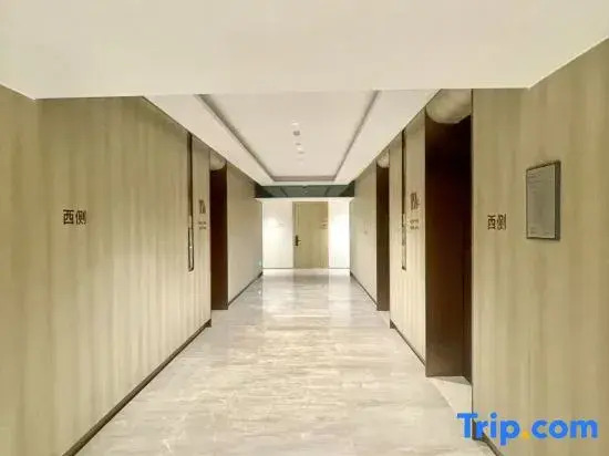 Yingyi Light Luxury Apartment (Gongbei Port Fuhuali Store)