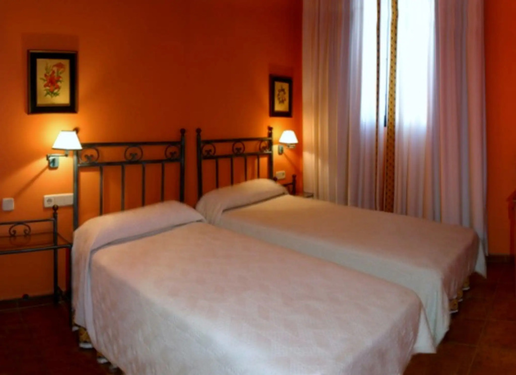 Hotel y apartamentos La Casa Rural