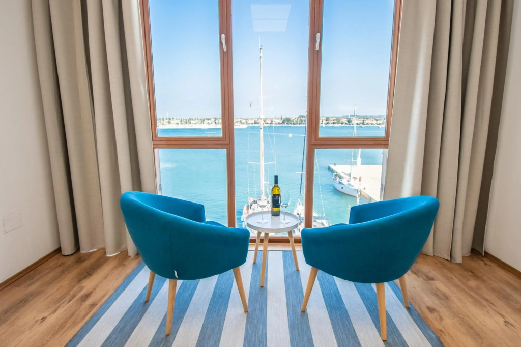 umag seafront seaview center apartment old town 3