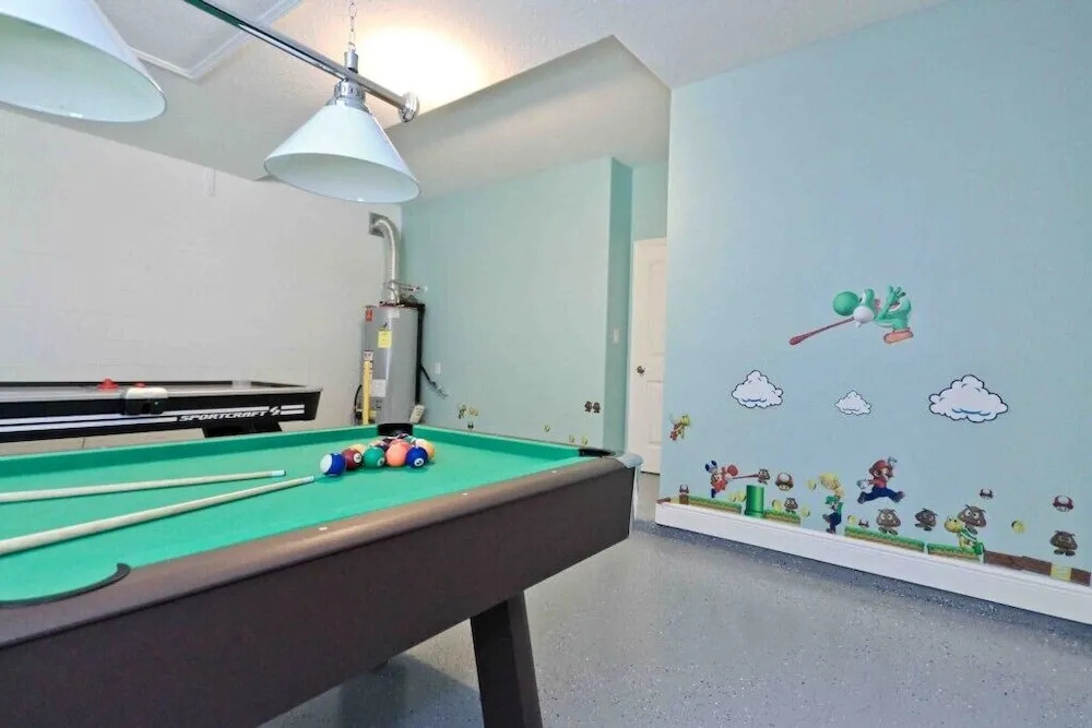 5361 Oakbourne Avenue 6 Bedroom Home