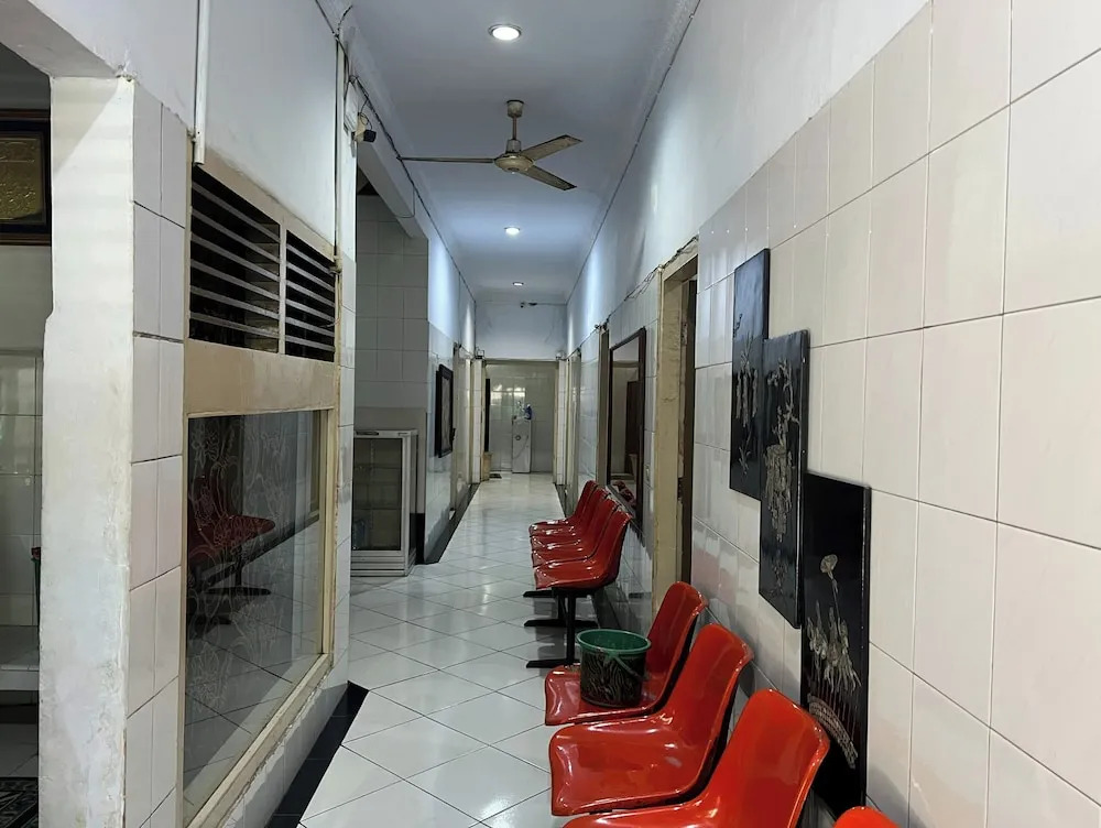OYO 92675 Hotel Rosna
