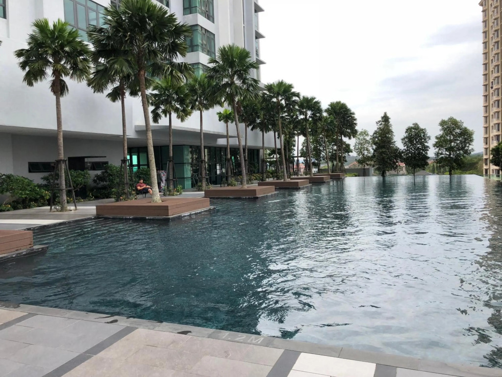 Tropicana Avenue Service Residence II