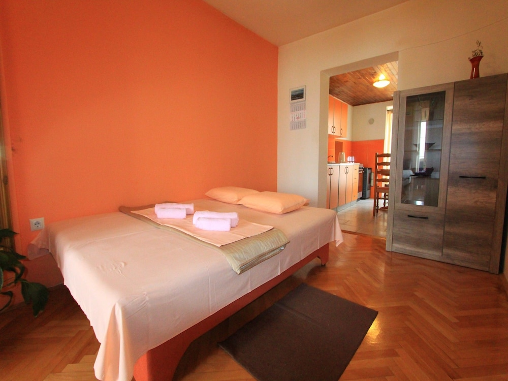 Apartment Tamarut