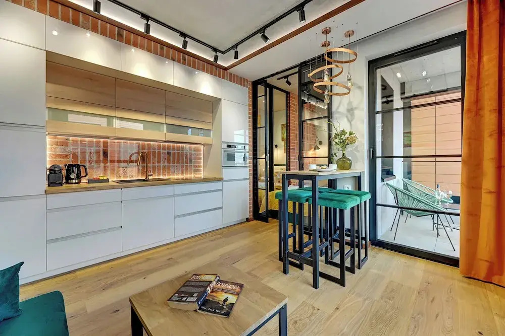 DOKI Living & Foodhall by Downtown Apartments