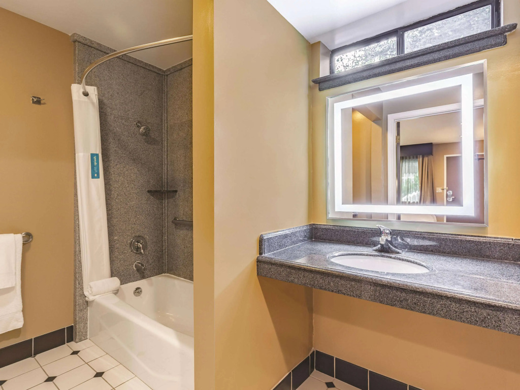 La Quinta Wyndham SFO Airport West Millbrae-Presidents Award Winner-FREE ARPRT SHTL