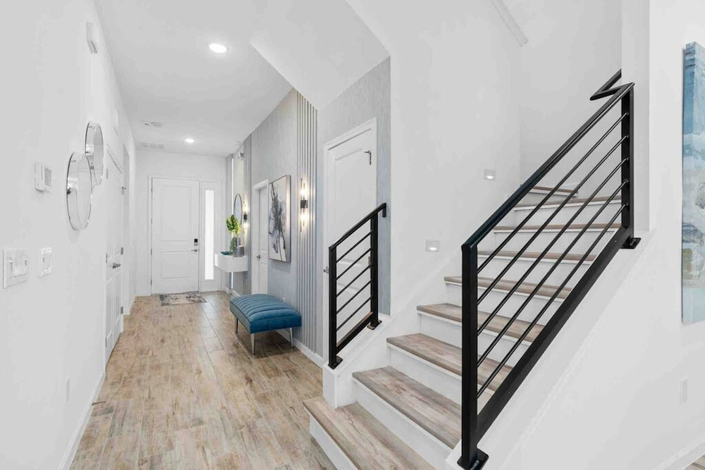 Super Ritzy 9BR 9BA Loft Private Pool